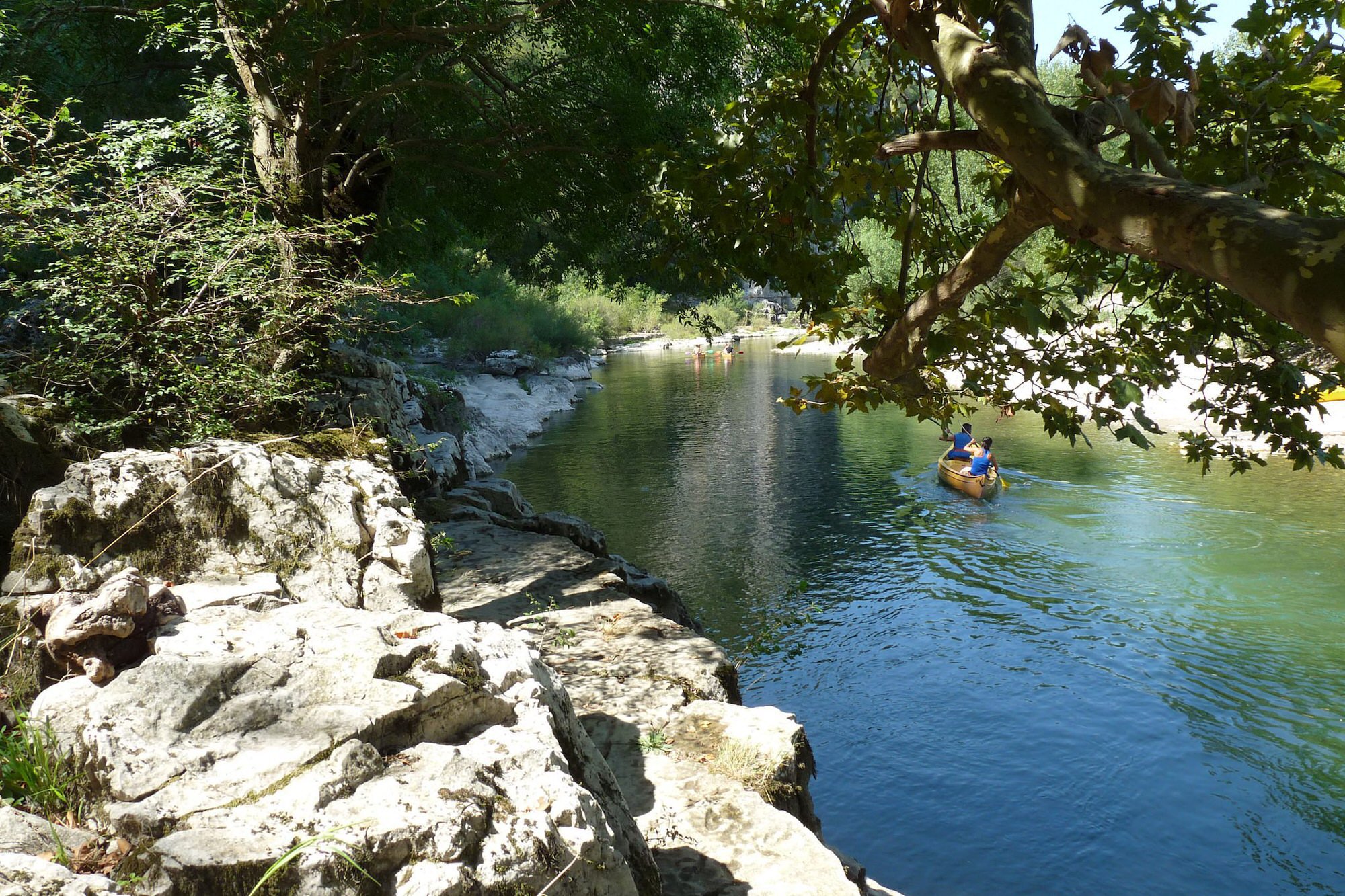 Kayak familial dans les gorges de l'Hérault